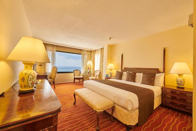 King Room image 4