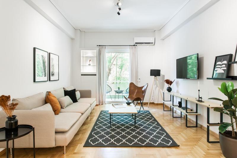 Bright 2BD Apartment in Psychiko by UPSTREET - image 1