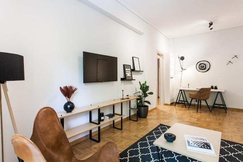 Bright 2BD Apartment in Psychiko by UPSTREET - image 4