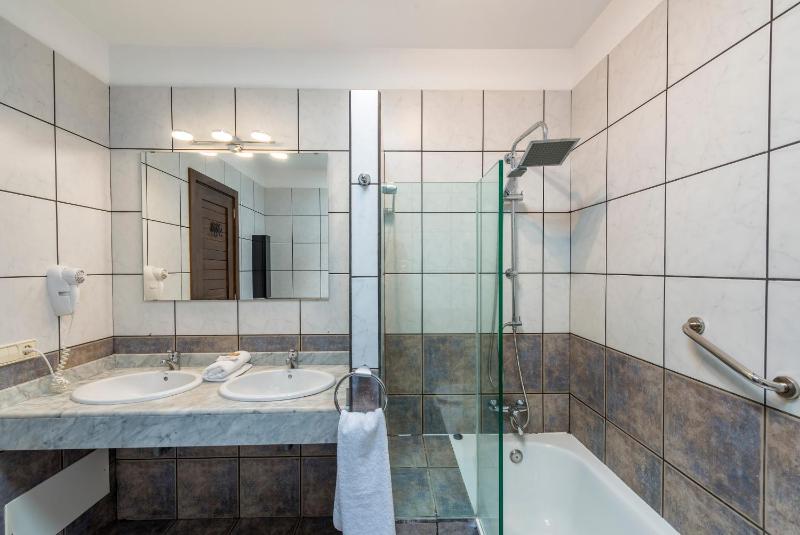 Two-Bedroom Villa with Private Pool (4 Adults) image 2
