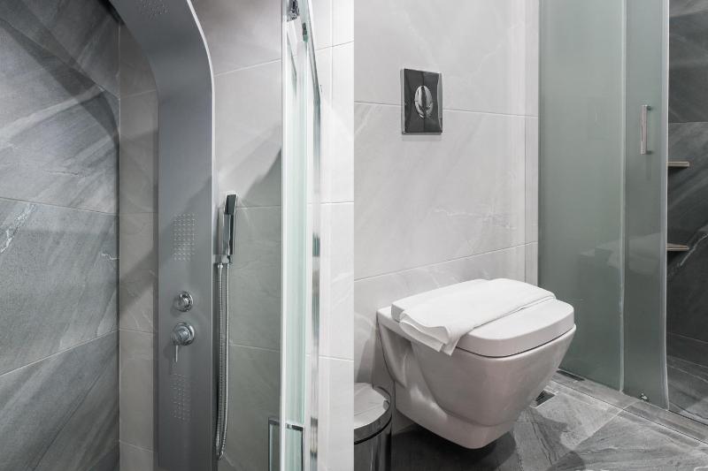 Urban & Cozy 1BD Apartment in Ampelokipoi Area by UPSTREET - image 4