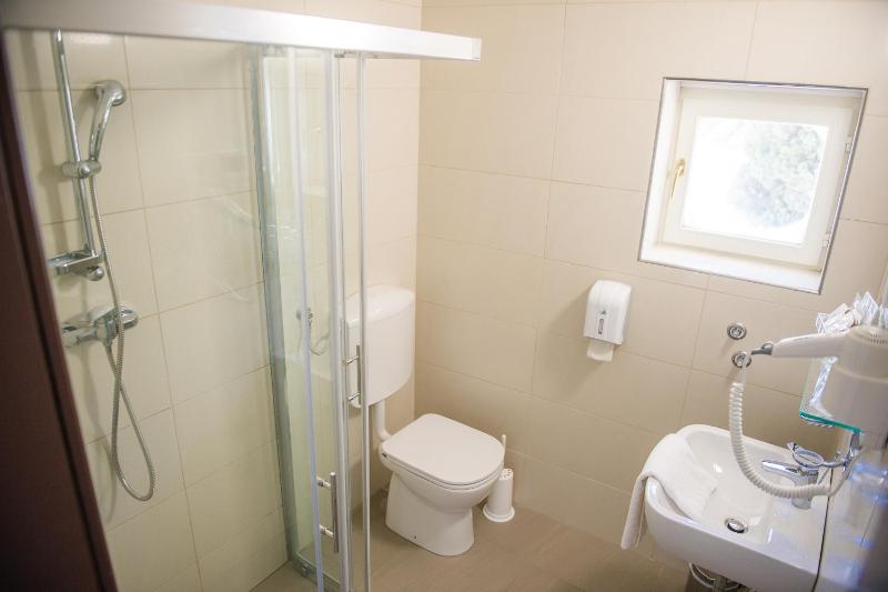 Double Room - Attic image 4