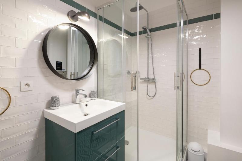 One-Bedroom Apartment image 3