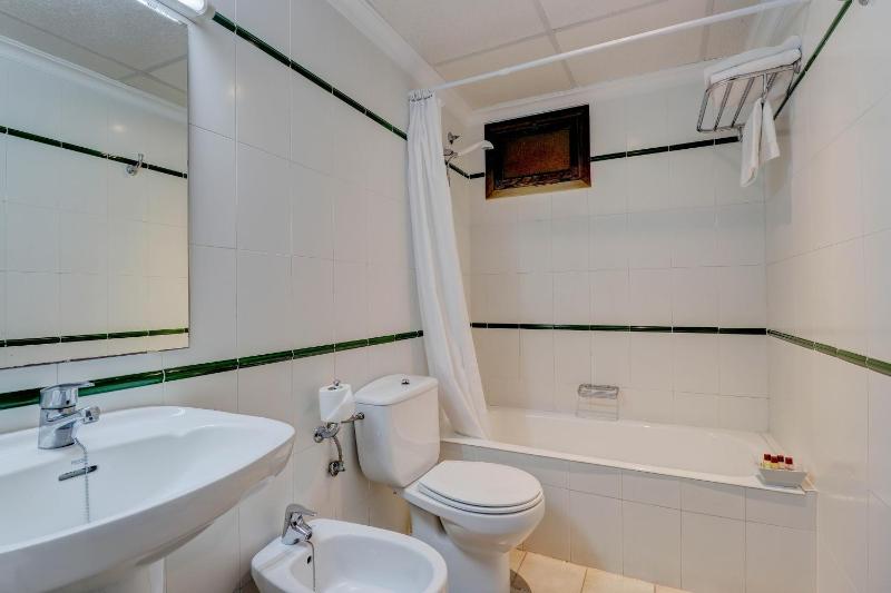 Twin or Double Room image 2