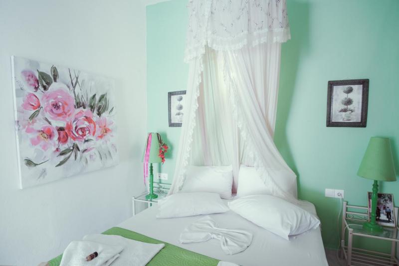 Studio with Veranda image 2