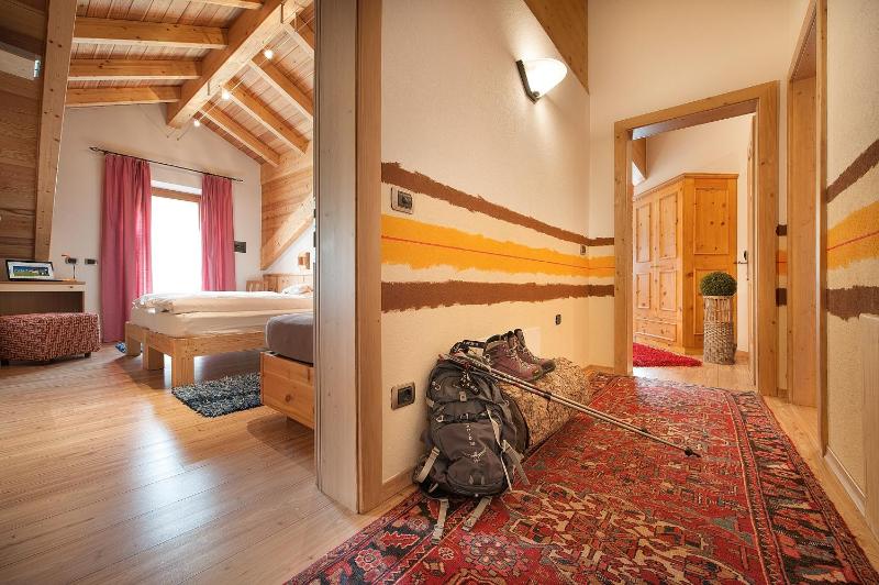 Superior Triple Room image 3