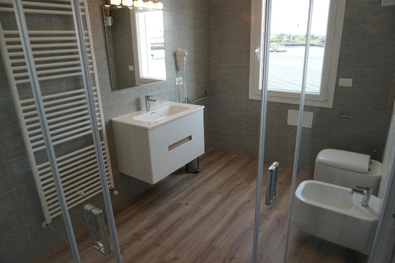 Holiday House - image 2