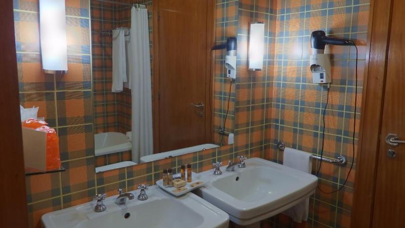 Standard Triple Room image 1