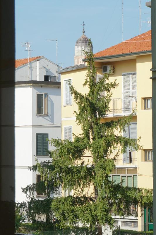 Holiday House - image 13