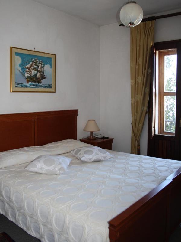 Double or Twin Room with Balcony image 4