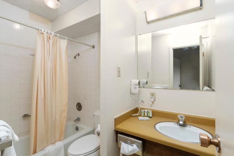 King Room image 3