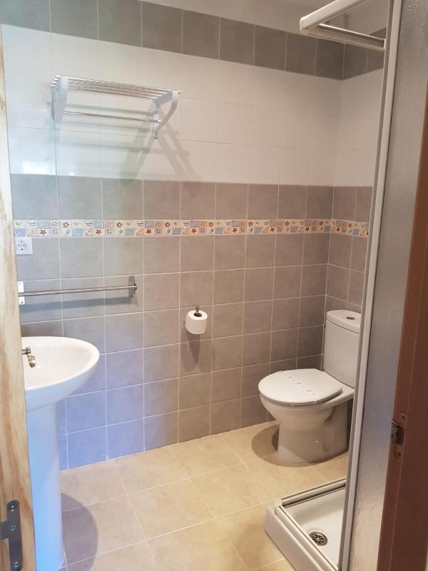 Double Room with Private Bathroom image 2