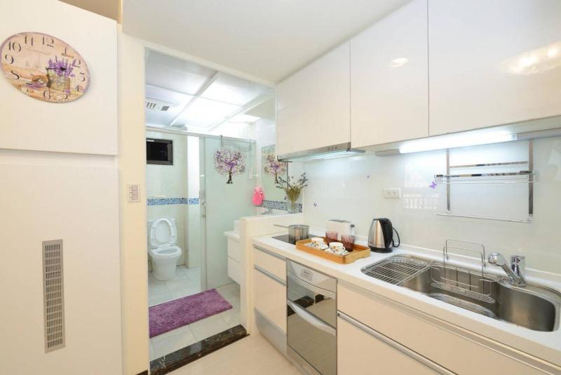 Cozy well-equipped suite xinyi - image 7