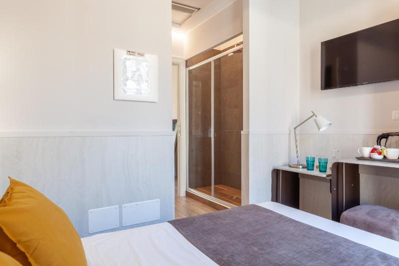 Double Room with Terrace image 2