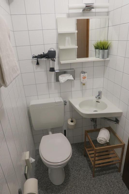 Standard Double Room image 3