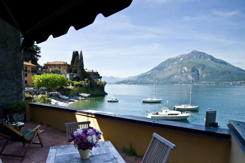 Duplex Apartment with Lake View image 1