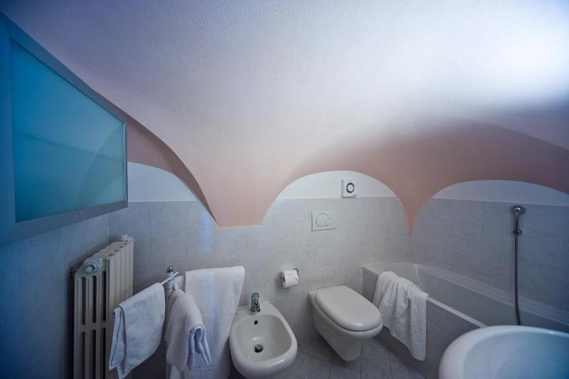 Duplex Apartment with Lake View image 2
