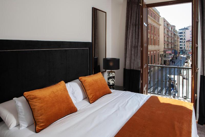Deluxe Junior Suite image 3