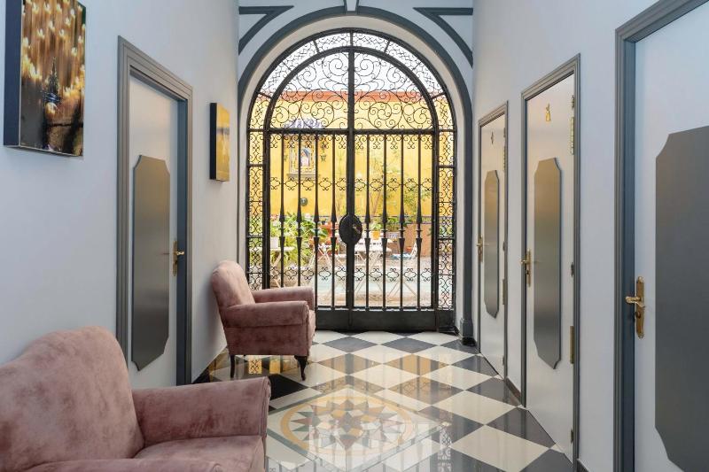 Hotel Sevilla - image 3