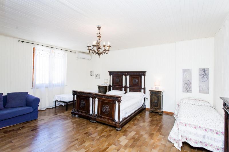 Three-Bedroom Villa image 4