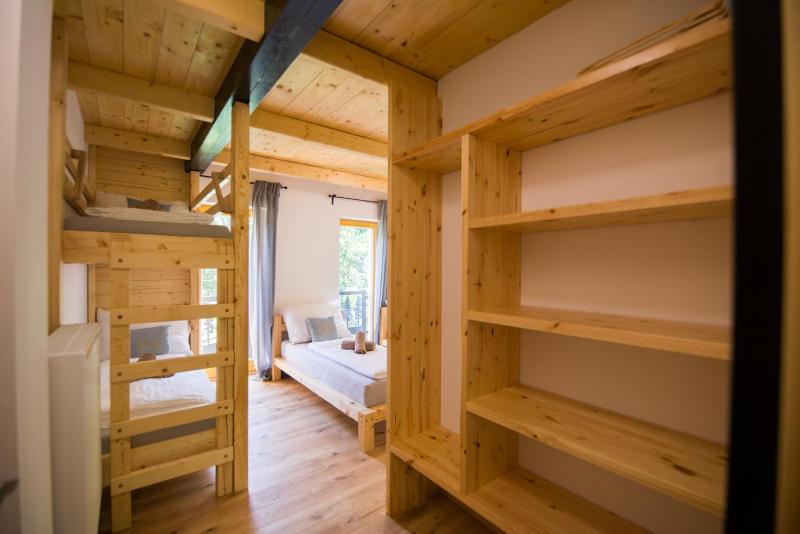 Standard Quadruple Room image 3