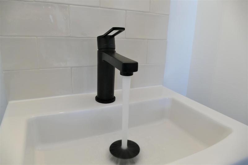 Double Room with Shared Bathroom image 2