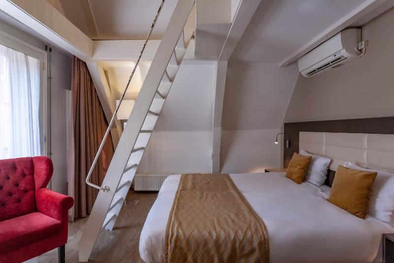 Avenue Hotel - image 5