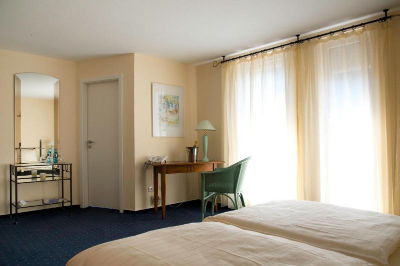 Standard Double Room image 4
