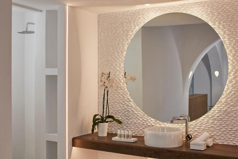 Signature Room with Private Pool  image 1