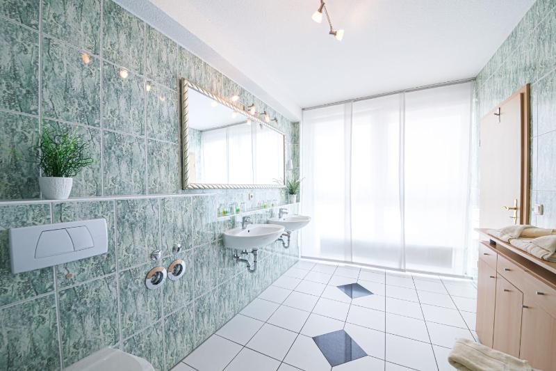 Superior Suite image 1