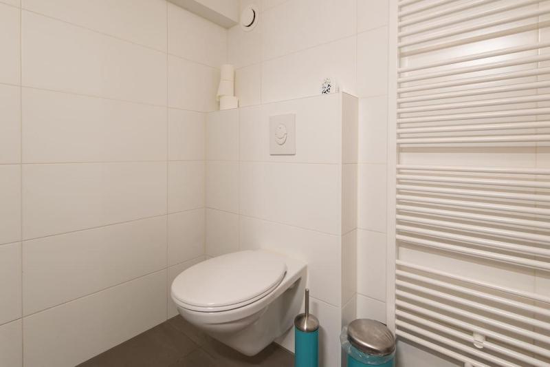 Quiet apartment for 4 at park in center - image 8