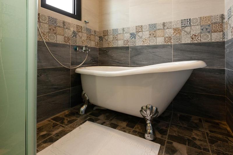 123 Hall - image 16