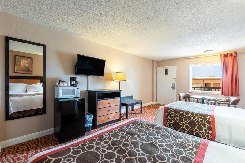 Double Room with Two Double Beds image 3