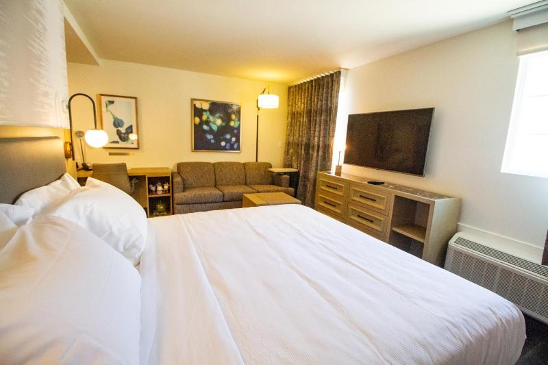 King Room image 3