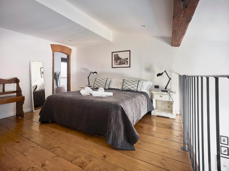 Apartment - Split Level image 4