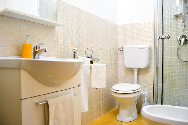Double Room with Private External Bathroom image 2
