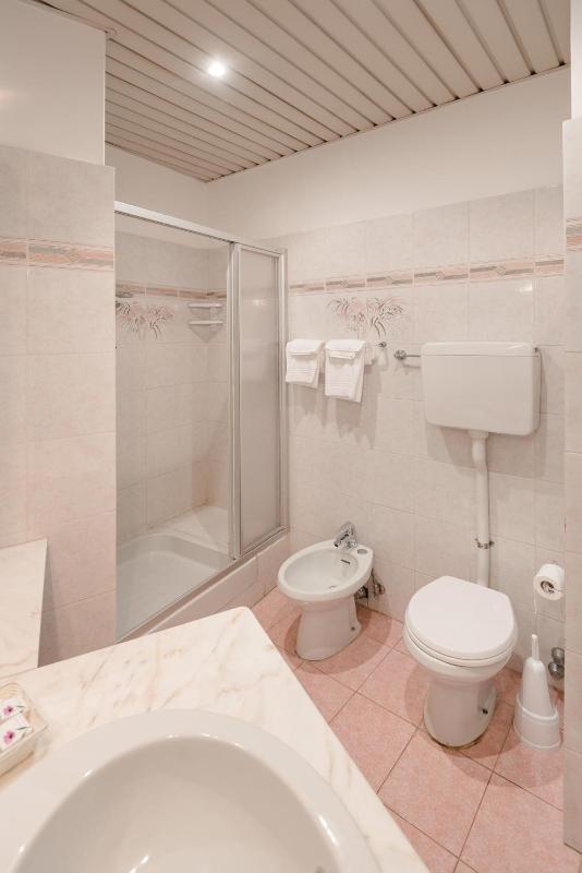 Miramare Hotel - image 2