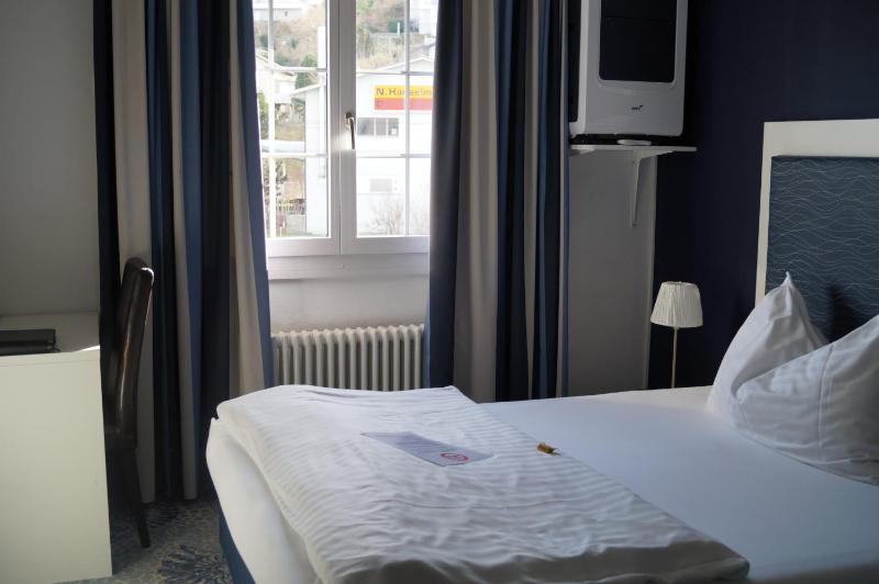 Single Room Facing Street image 2