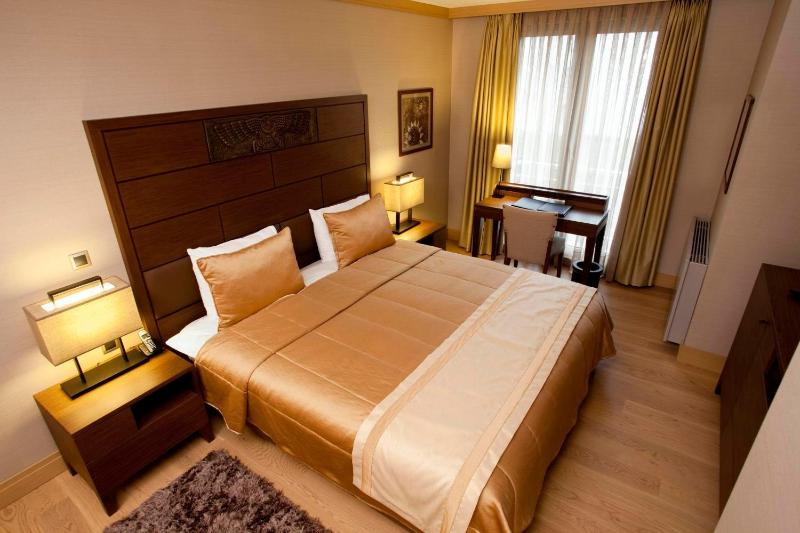 Superior Double or Twin Room image 3