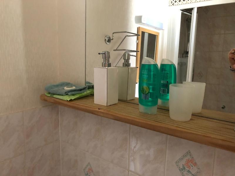 Beachcomber Guesthouse - image 3