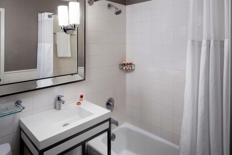 King Room image 4