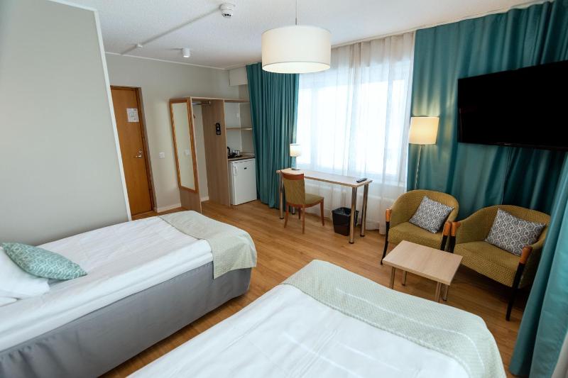 Twin Room image 3
