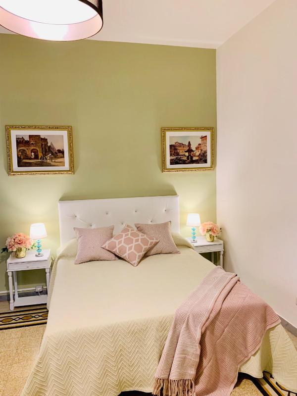 Quadruple Room with Private Bathroom image 3