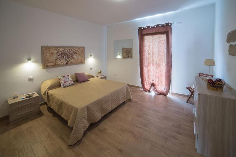One-Bedroom Apartment image 1