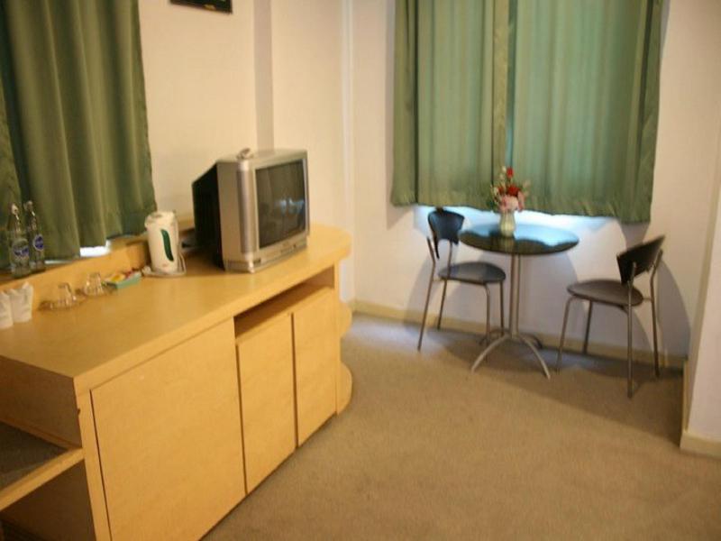 Deluxe Double Room image 4