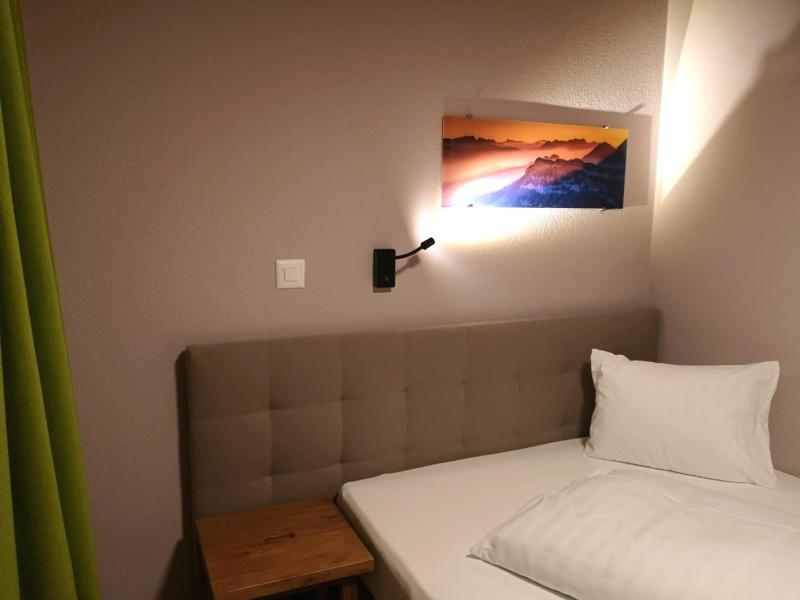 Standard Single Room image 2