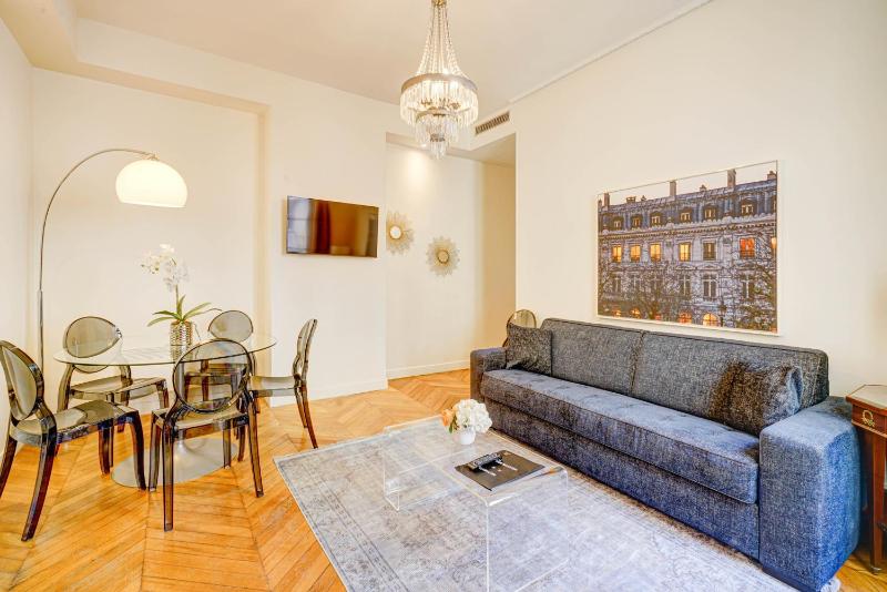 Deluxe Apartment image 1