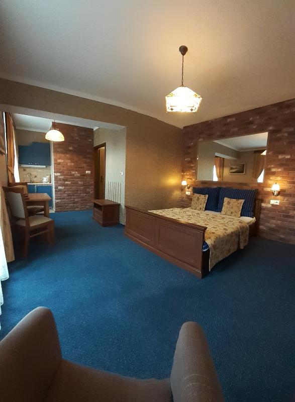 Double Room with Private Bathroom image 1