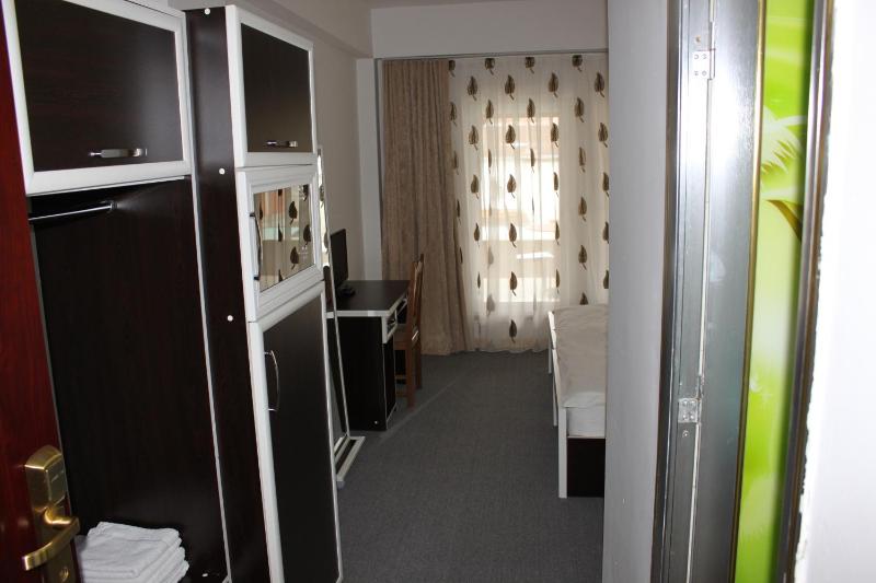 Double Room image 2