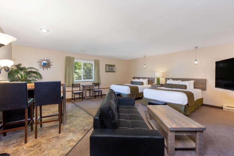 Studio Suite with Two Queen Beds - Non-Smoking image 2